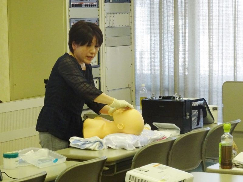 エンゼルケアセミナーで講演する川上恵美子氏