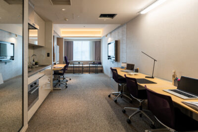 IsaI AkasakAのオフィス